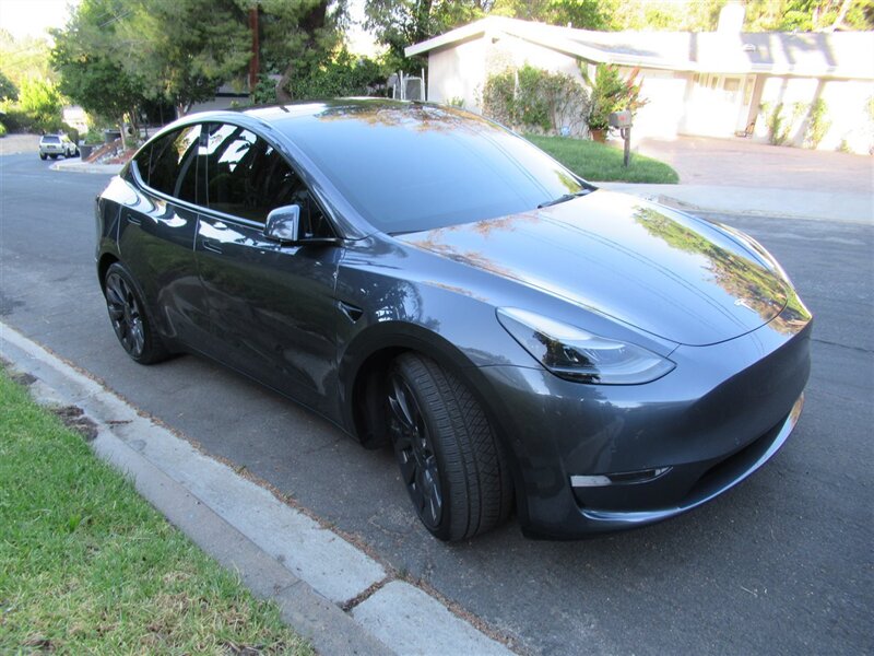 2022 Tesla Model Y Performance   - Photo 13 - Sherman Oaks, CA 91423