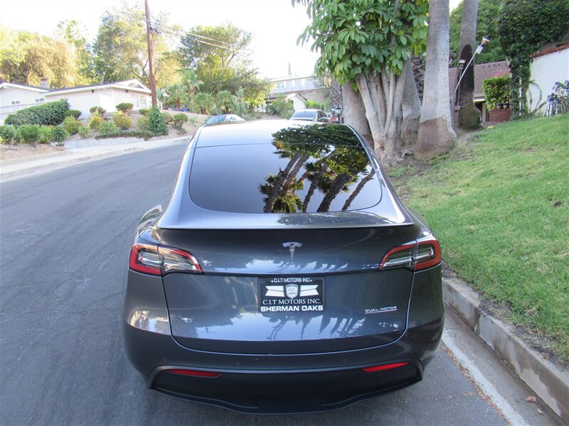 2022 Tesla Model Y Performance   - Photo 10 - Sherman Oaks, CA 91423