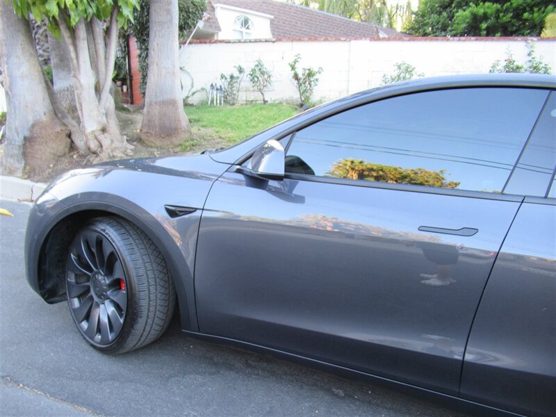 2022 Tesla Model Y Performance   - Photo 37 - Sherman Oaks, CA 91423