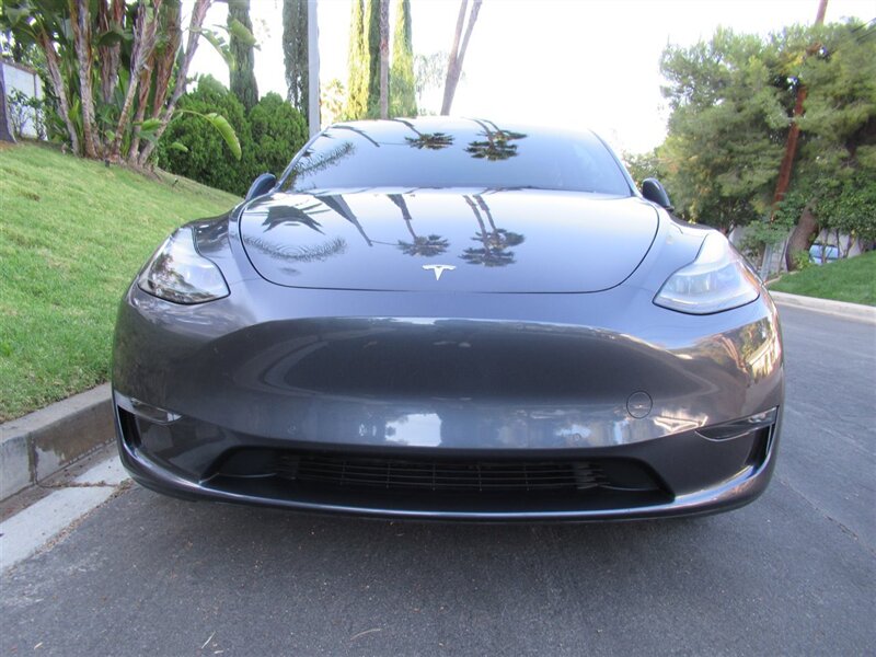 2022 Tesla Model Y Performance   - Photo 7 - Sherman Oaks, CA 91423