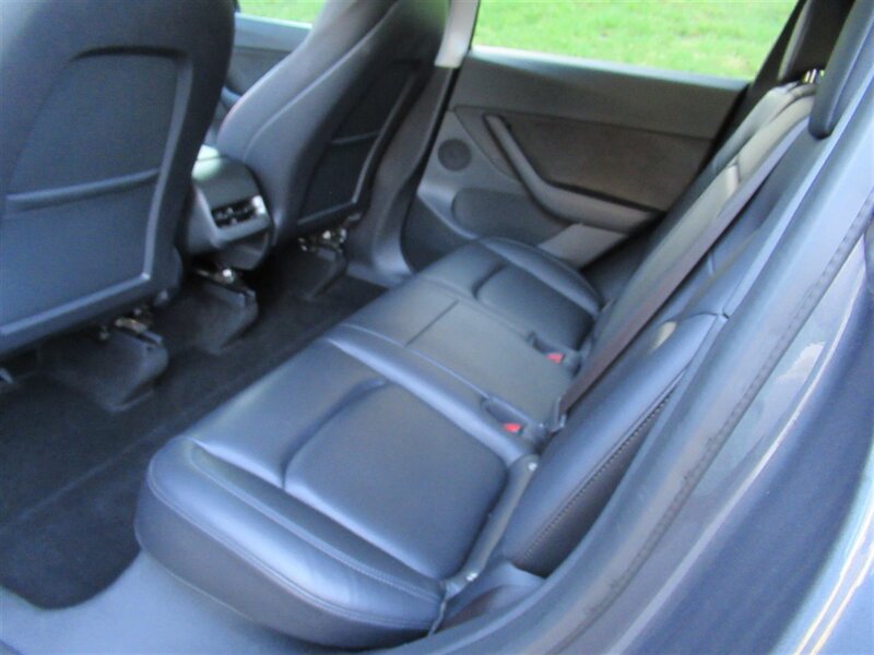 2022 Tesla Model Y Performance   - Photo 26 - Sherman Oaks, CA 91423