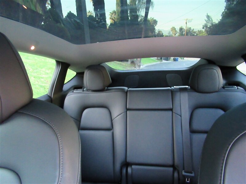 2022 Tesla Model Y Performance   - Photo 20 - Sherman Oaks, CA 91423