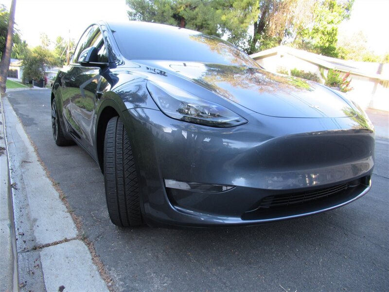 2022 Tesla Model Y Performance   - Photo 8 - Sherman Oaks, CA 91423