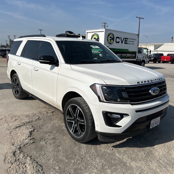 2021 Ford Expedition Limited   - Photo 1 - Sherman Oaks, CA 91423