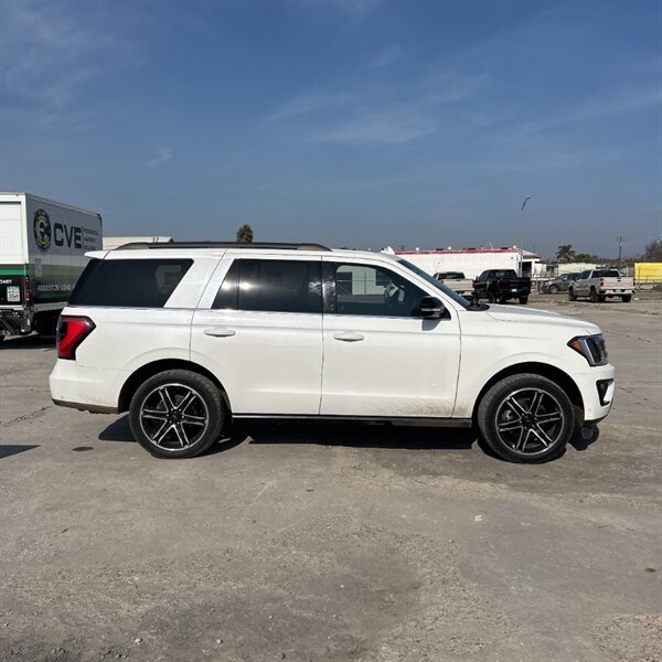 2021 Ford Expedition Limited   - Photo 7 - Sherman Oaks, CA 91423