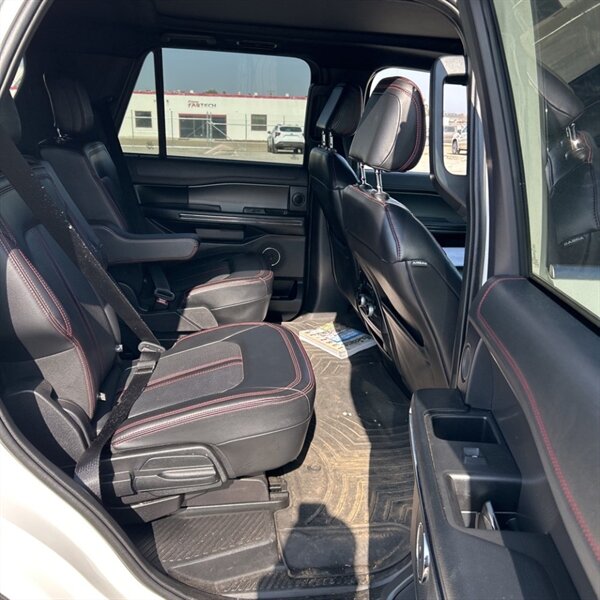 2021 Ford Expedition Limited   - Photo 17 - Sherman Oaks, CA 91423