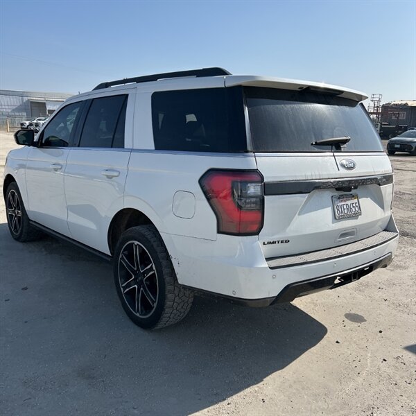 2021 Ford Expedition Limited   - Photo 11 - Sherman Oaks, CA 91423