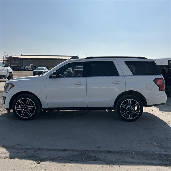 2021 Ford Expedition Limited   - Photo 5 - Sherman Oaks, CA 91423