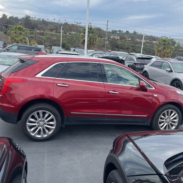 2019 Cadillac XT5 Platinum   - Photo 5 - Sherman Oaks, CA 91423