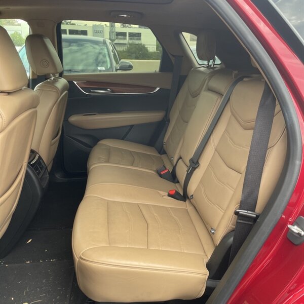 2019 Cadillac XT5 Platinum   - Photo 16 - Sherman Oaks, CA 91423