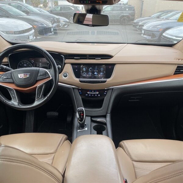 2019 Cadillac XT5 Platinum   - Photo 17 - Sherman Oaks, CA 91423