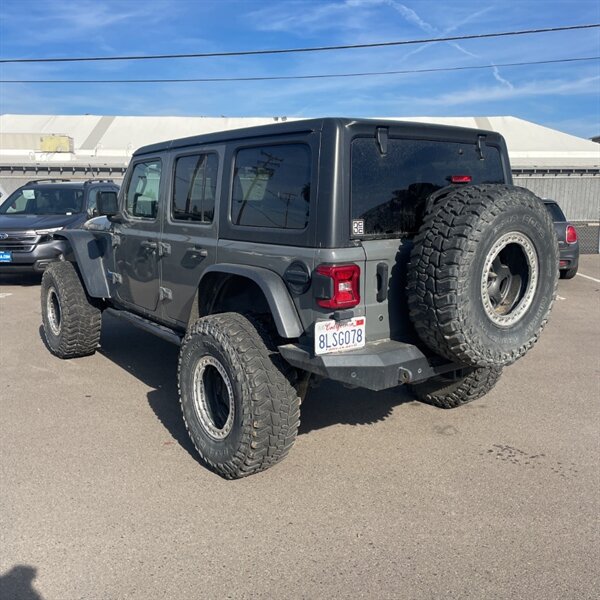 2019 Jeep Wrangler Unlimited Rubicon   - Photo 7 - Sherman Oaks, CA 91423