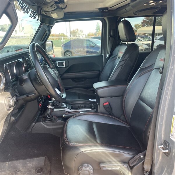 2019 Jeep Wrangler Unlimited Rubicon   - Photo 16 - Sherman Oaks, CA 91423