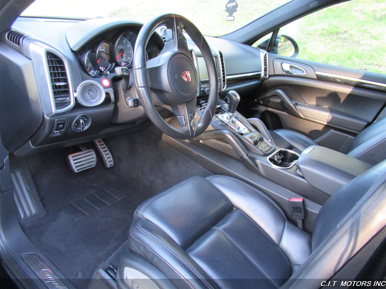 2014 Porsche Cayenne S Hybrid   - Photo 15 - Sherman Oaks, CA 91423