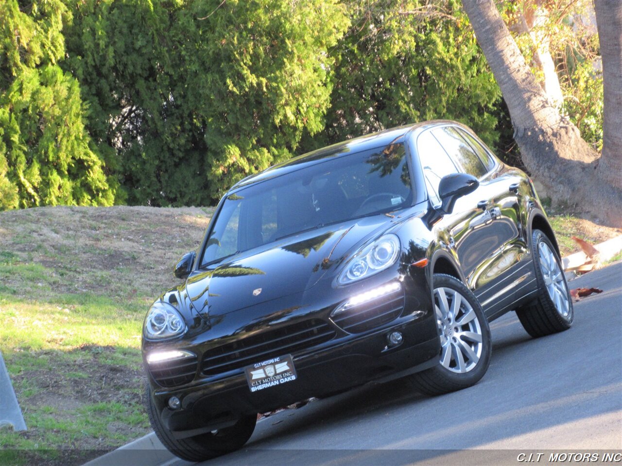 2014 Porsche Cayenne S Hybrid   - Photo 1 - Sherman Oaks, CA 91423