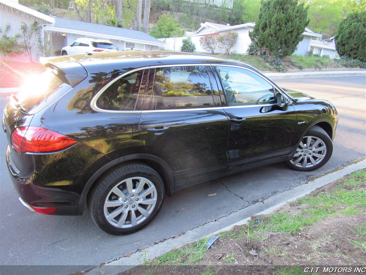 2014 Porsche Cayenne S Hybrid   - Photo 4 - Sherman Oaks, CA 91423