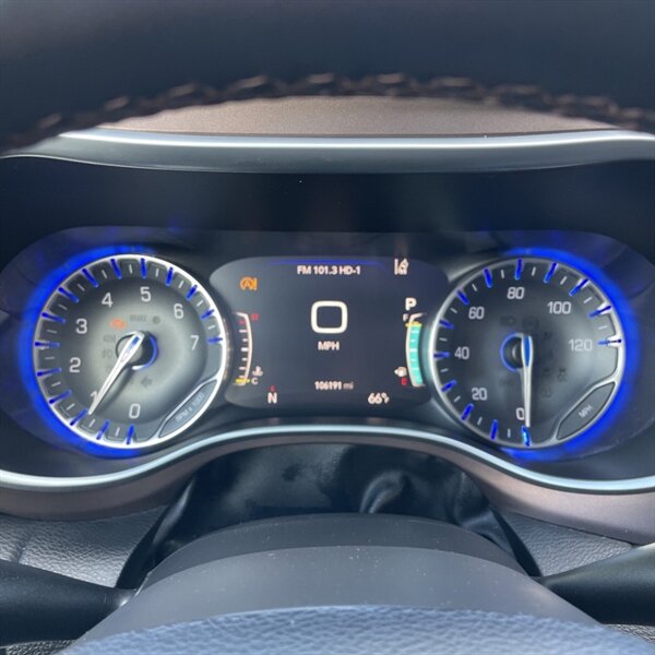 2018 Chrysler Pacifica Touring L Plus   - Photo 21 - Sherman Oaks, CA 91423