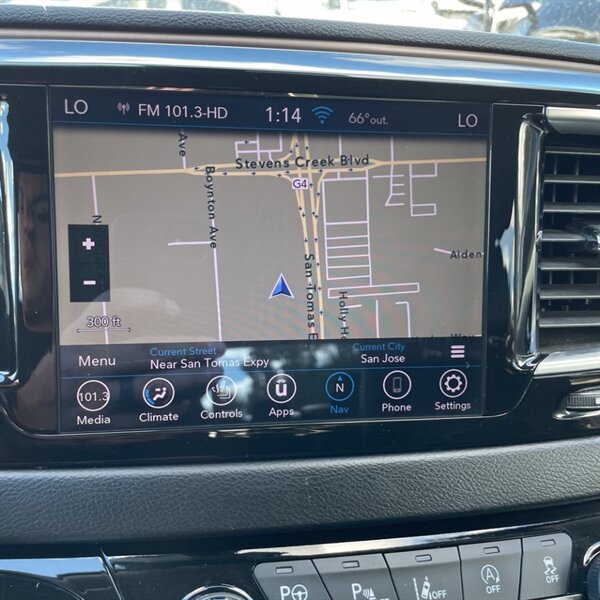 2018 Chrysler Pacifica Touring L Plus   - Photo 20 - Sherman Oaks, CA 91423