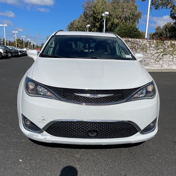 2018 Chrysler Pacifica Touring L Plus   - Photo 3 - Sherman Oaks, CA 91423