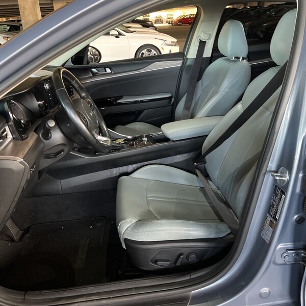 2022 Kia K5 EX   - Photo 14 - Sherman Oaks, CA 91423