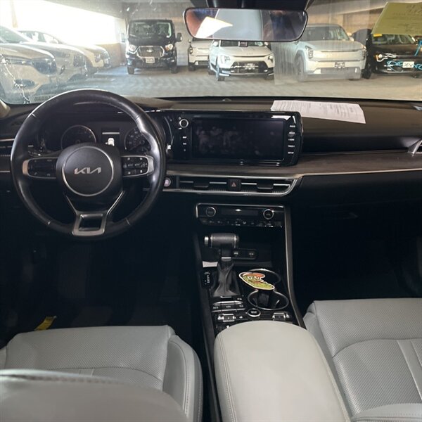 2022 Kia K5 EX   - Photo 18 - Sherman Oaks, CA 91423