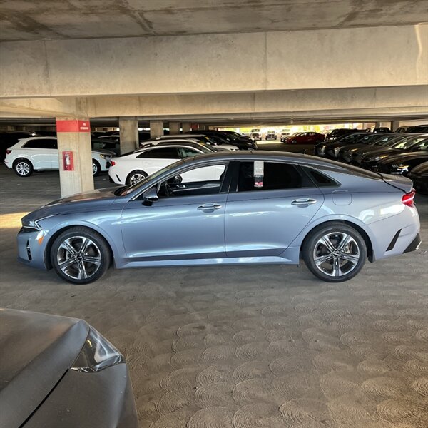 2022 Kia K5 EX   - Photo 2 - Sherman Oaks, CA 91423