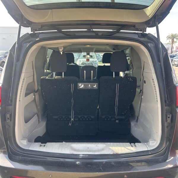 2019 Chrysler Pacifica L   - Photo 9 - Sherman Oaks, CA 91423