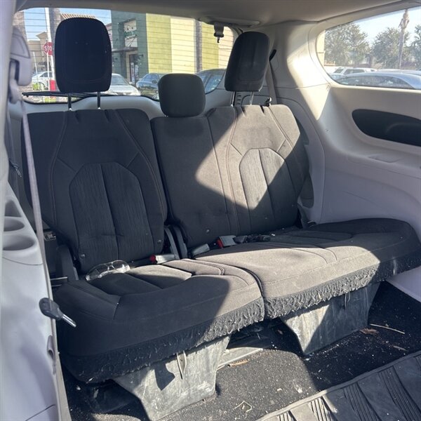 2019 Chrysler Pacifica L   - Photo 15 - Sherman Oaks, CA 91423