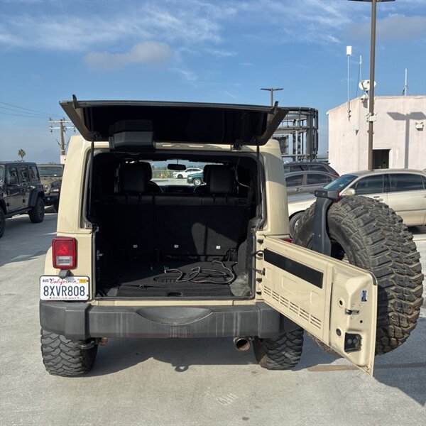 2017 Jeep Wrangler Unlimited Rubicon   - Photo 11 - Sherman Oaks, CA 91423