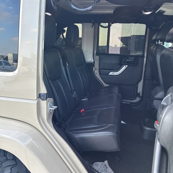 2017 Jeep Wrangler Unlimited Rubicon   - Photo 17 - Sherman Oaks, CA 91423