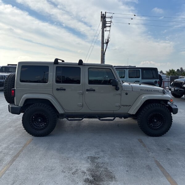 2017 Jeep Wrangler Unlimited Rubicon   - Photo 13 - Sherman Oaks, CA 91423