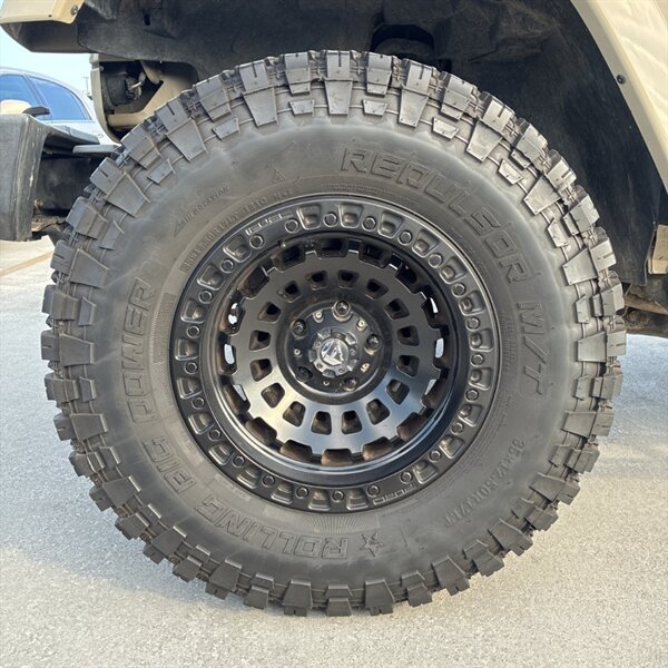 2017 Jeep Wrangler Unlimited Rubicon   - Photo 15 - Sherman Oaks, CA 91423