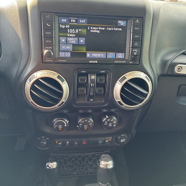 2017 Jeep Wrangler Unlimited Rubicon   - Photo 23 - Sherman Oaks, CA 91423