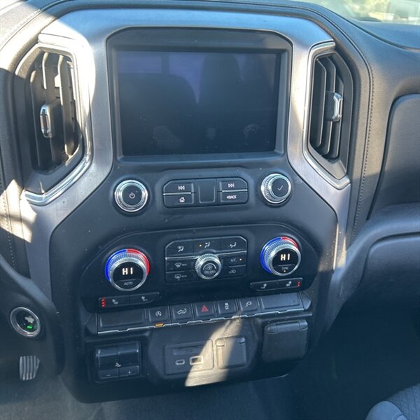 2021 GMC Sierra 1500 SLE   - Photo 21 - Sherman Oaks, CA 91423