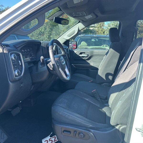 2021 GMC Sierra 1500 SLE   - Photo 14 - Sherman Oaks, CA 91423