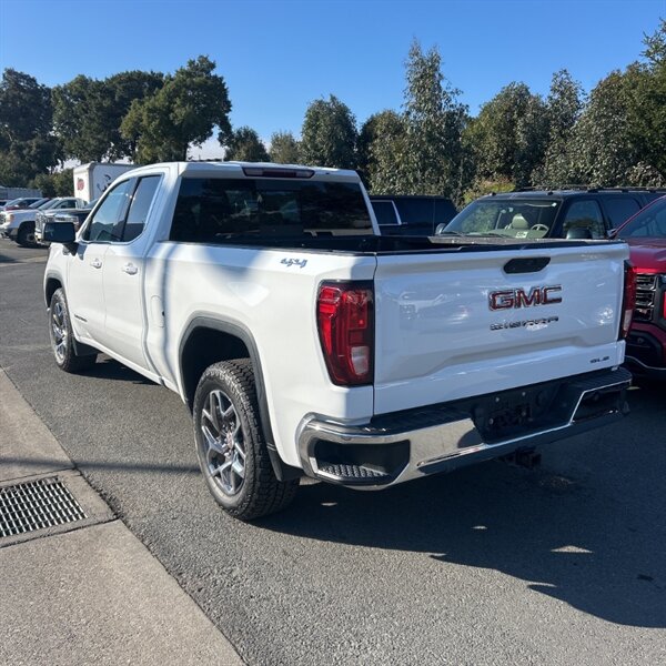 2021 GMC Sierra 1500 SLE   - Photo 5 - Sherman Oaks, CA 91423