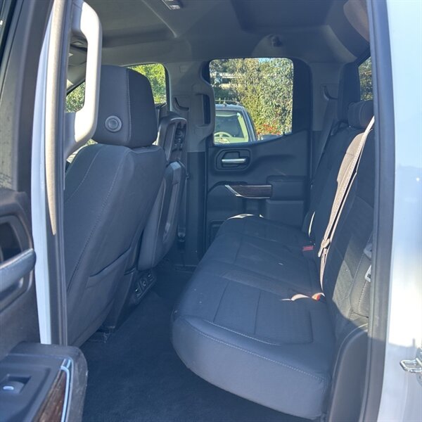 2021 GMC Sierra 1500 SLE   - Photo 17 - Sherman Oaks, CA 91423