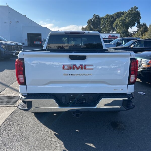 2021 GMC Sierra 1500 SLE   - Photo 9 - Sherman Oaks, CA 91423