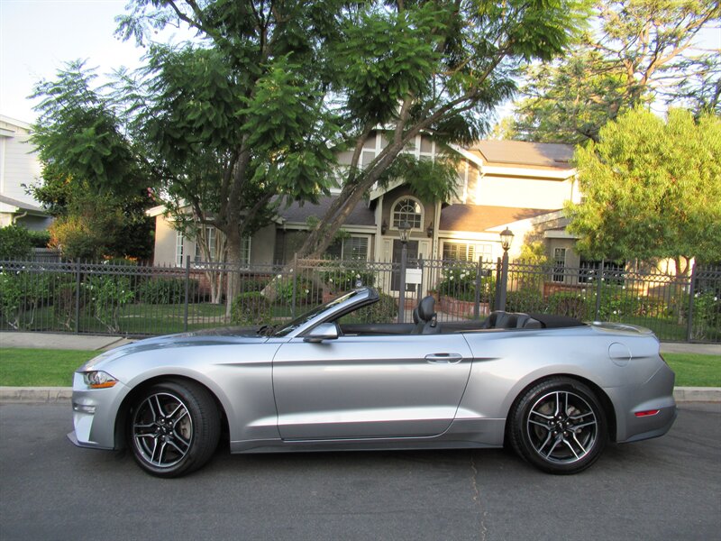 2022 Ford Mustang EcoBoost Premium   - Photo 5 - Sherman Oaks, CA 91423