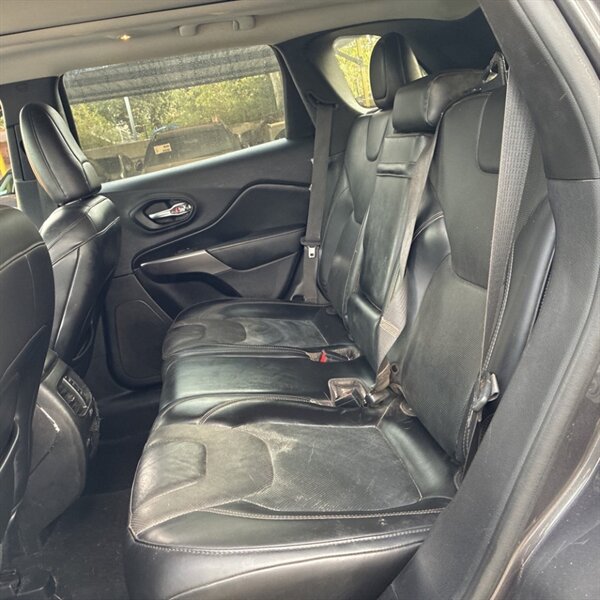 2019 Jeep Cherokee Limited   - Photo 12 - Sherman Oaks, CA 91423