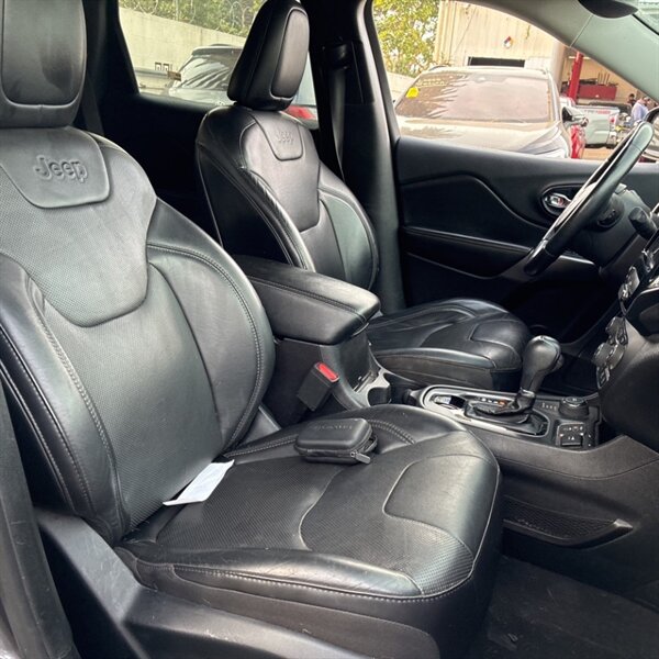 2019 Jeep Cherokee Limited   - Photo 13 - Sherman Oaks, CA 91423