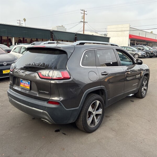 2019 Jeep Cherokee Limited   - Photo 6 - Sherman Oaks, CA 91423