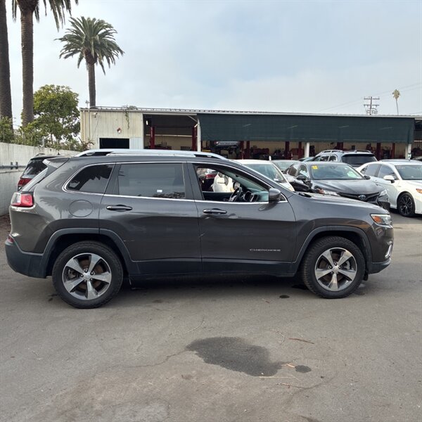 2019 Jeep Cherokee Limited   - Photo 5 - Sherman Oaks, CA 91423