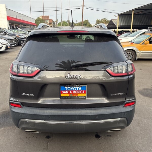 2019 Jeep Cherokee Limited   - Photo 8 - Sherman Oaks, CA 91423