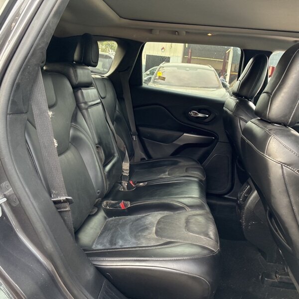 2019 Jeep Cherokee Limited   - Photo 15 - Sherman Oaks, CA 91423