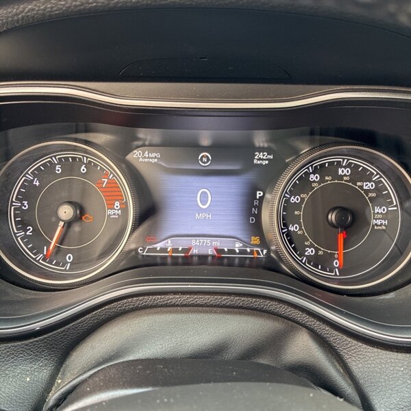 2019 Jeep Cherokee Limited   - Photo 21 - Sherman Oaks, CA 91423