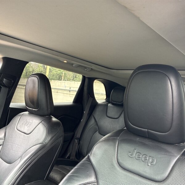 2019 Jeep Cherokee Limited   - Photo 16 - Sherman Oaks, CA 91423