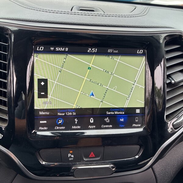 2019 Jeep Cherokee Limited   - Photo 19 - Sherman Oaks, CA 91423