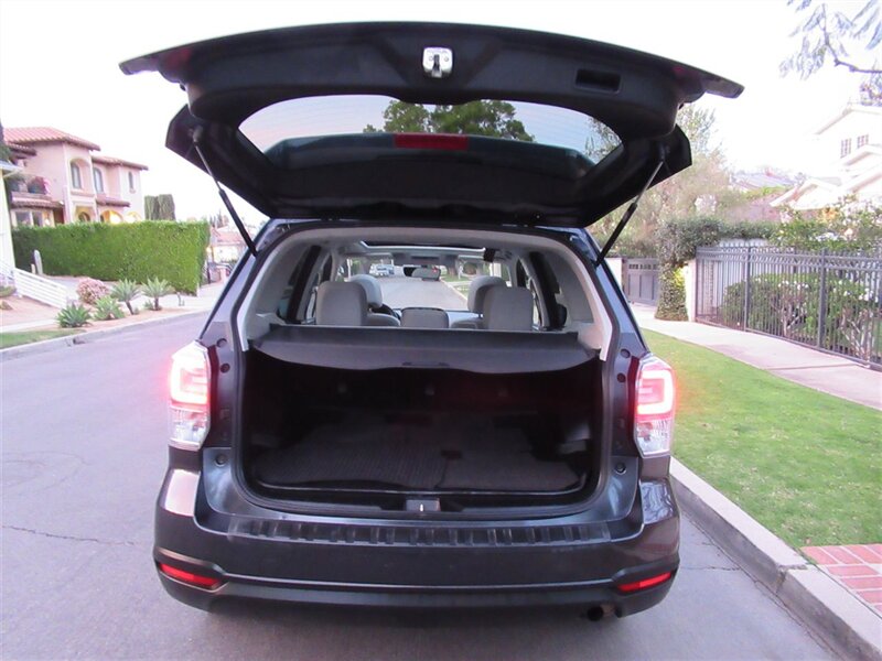 2018 Subaru Forester 2.5i Premium   - Photo 32 - Sherman Oaks, CA 91423