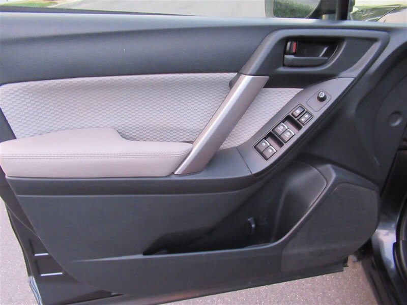 2018 Subaru Forester 2.5i Premium   - Photo 16 - Sherman Oaks, CA 91423